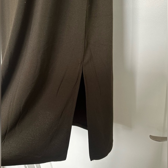 H&M Women’s Olive Sleeveless Tunic Dress with Side Slit - Picture 4 of 4